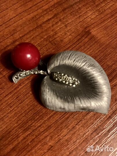 Брошь-кулон