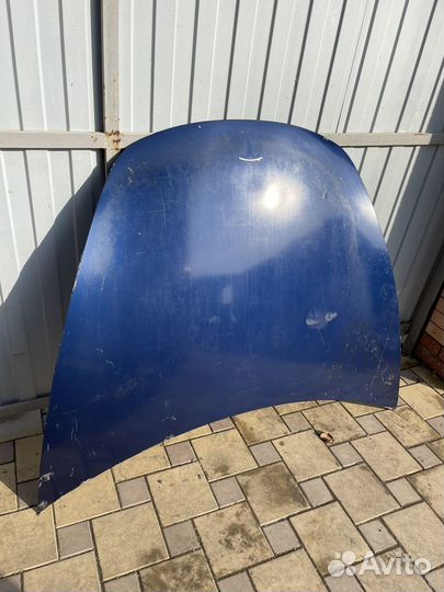 Капот Tesla Model 3