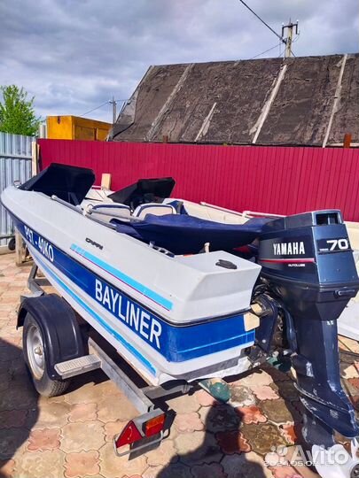 Катер bayliner с мотором прицепом и тентом