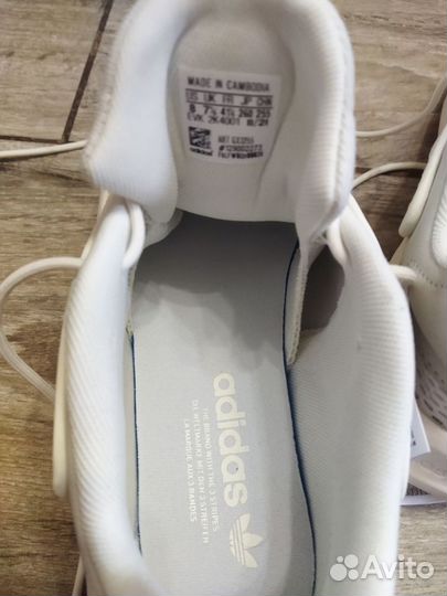 Кроссовки adidas ozelia