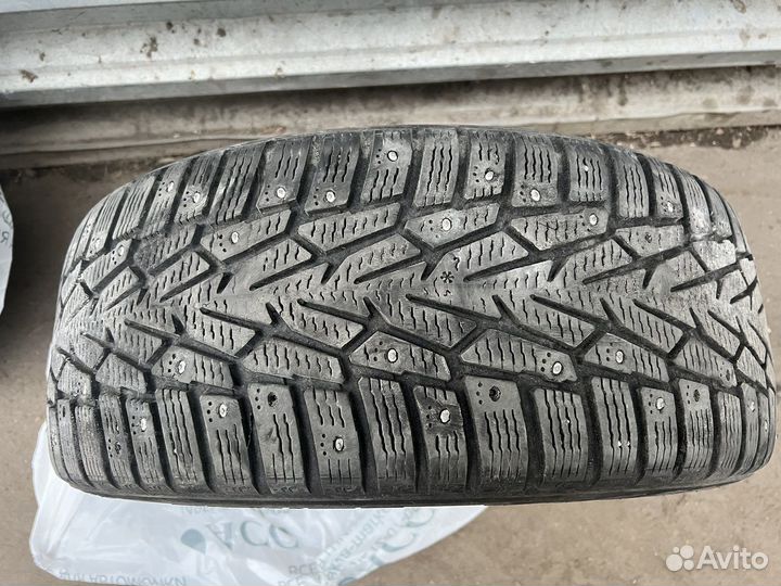Nokian Tyres Hakkapeliitta 7 215/55 R17 98T