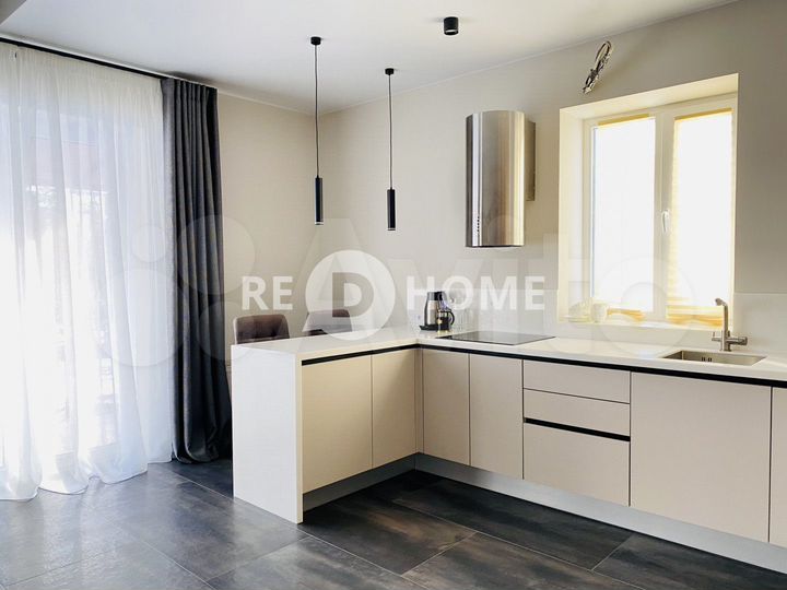 Коттедж 264,7 м² на участке 4 сот.