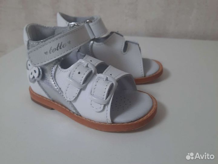 Туфли открытые фирмы Totta r19