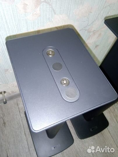 Стойки под акустику KEF