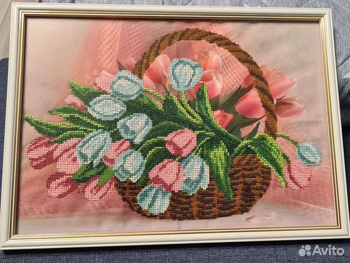 Картина из бисера с рамой под стеклом