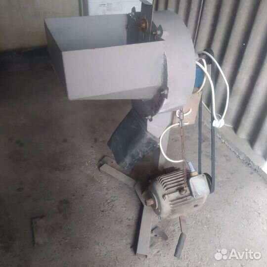 Зернодробилка