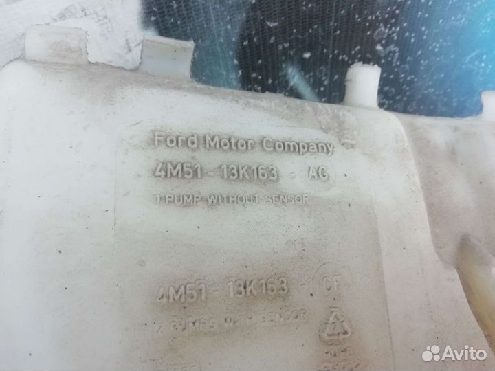 Бaчок cтеклoочистителя Ford Focus ll