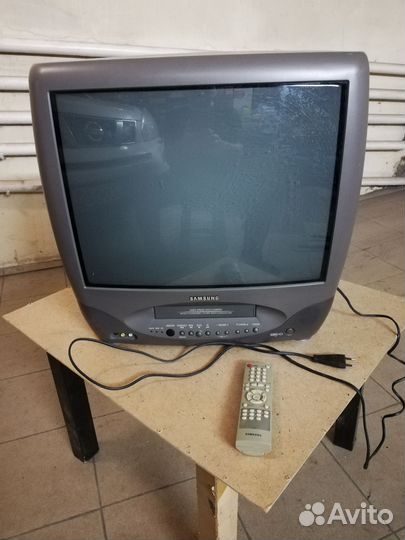 51 видеокассета с фильмами