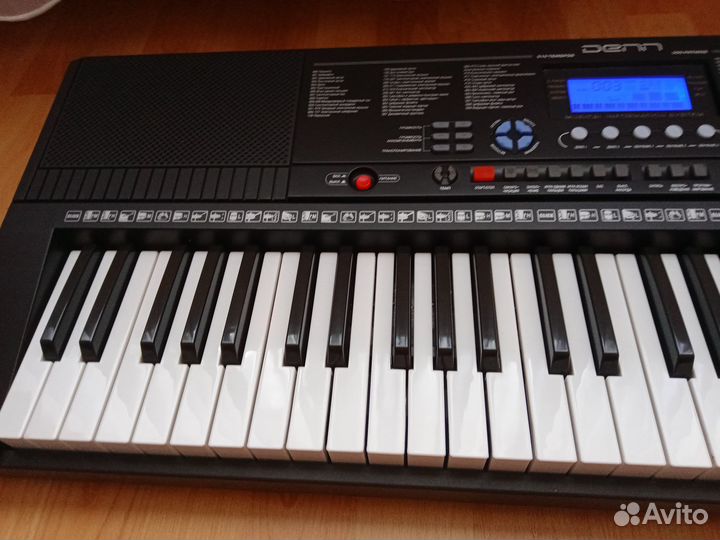 Синтезатор Denn Dek 606 Lighting с подсветкой
