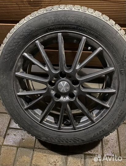 Nokian Tyres Hakkapeliitta 9 215/55 R17