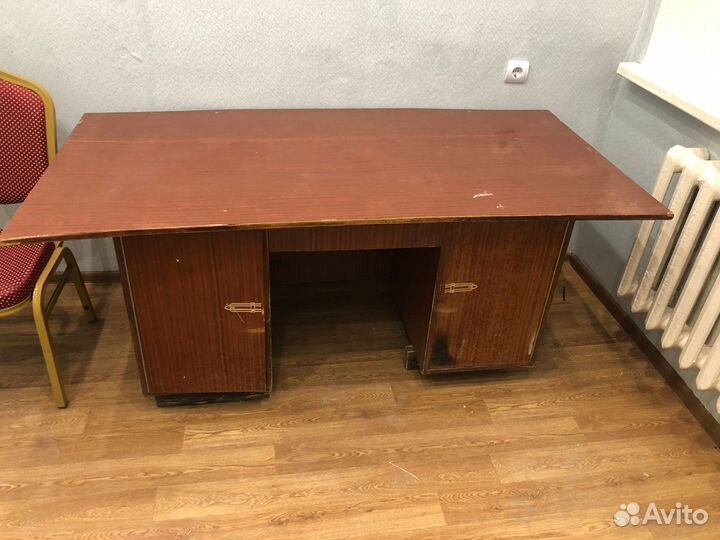 Стол письменный