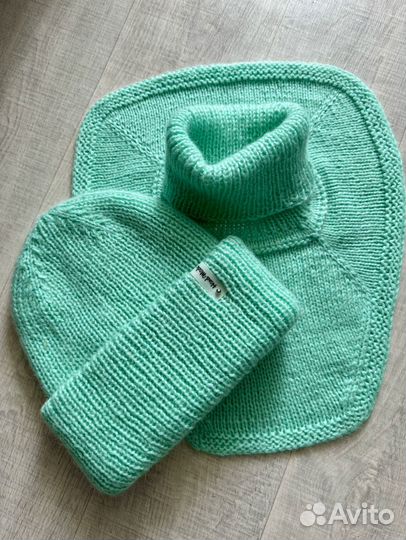 Шапка женская и манишка комплект