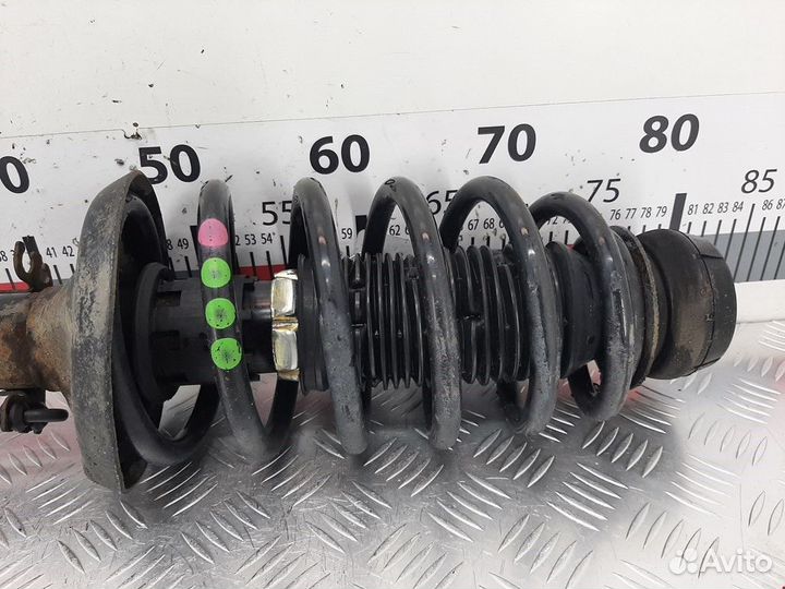 Стойка передняя правая Volkswagen Golf 3 1999