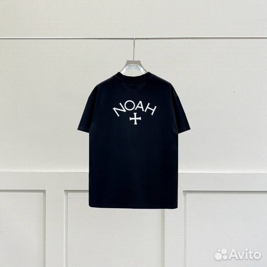 Футболка Noah