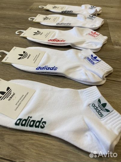 Ноские женские короткие Adidas.Качество Люкс