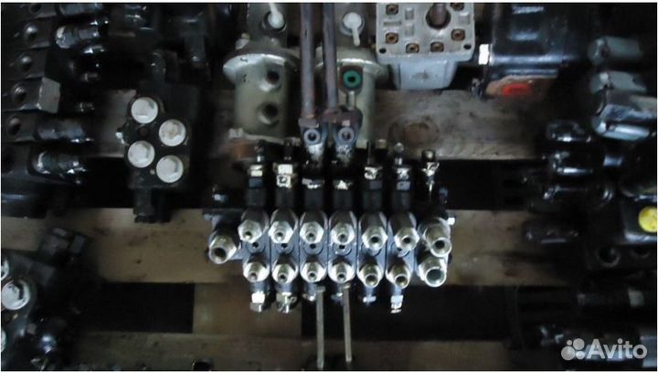 Гидравлический распределитель JCB