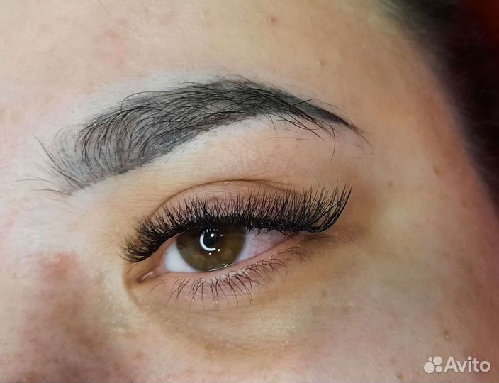 Наращивание ресниц и оформление бровей