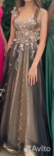 Продам. Вечернее платье на выпускной 42 р-р