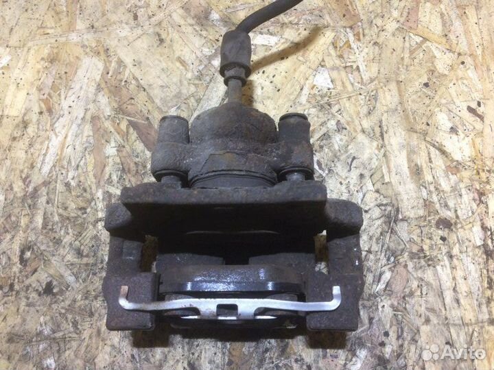 34216768697 Суппорт задний левый BMW E90