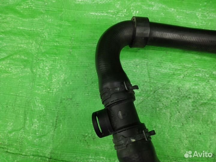 Патрубок радиатора нижний 2.0 VW Tiguan 2007-2016