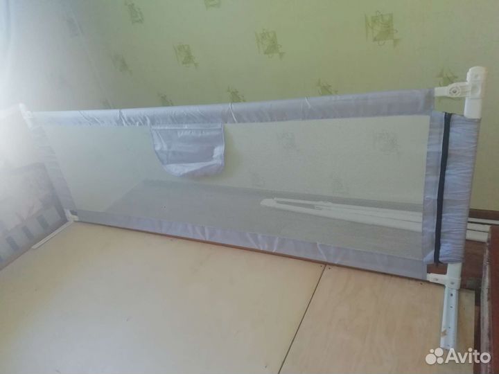 Защитный барьер-бортик для кровати 200см