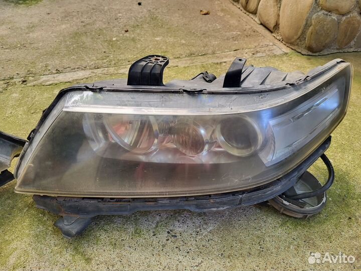 Продам фары передние хонда аккорд 7