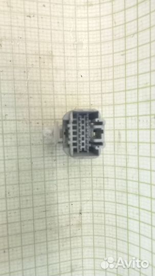 Разъем электропроводки багажника Toyota Avensis
