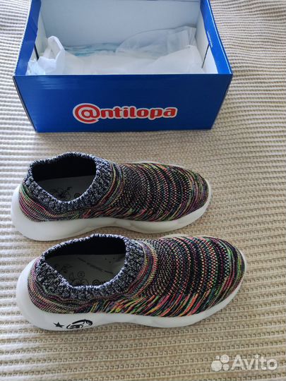 Кроссовки для девочки 34 размер новые