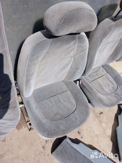 Сиденья комплект Peugeot 406