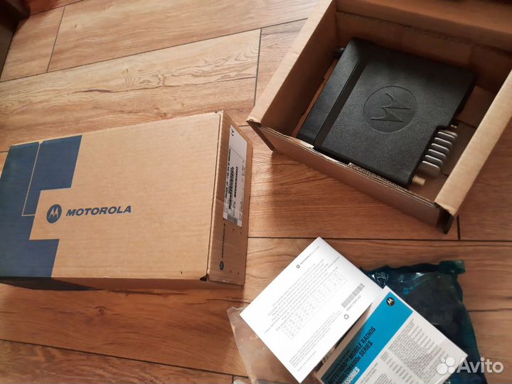 Motorola DM4401 - UHF