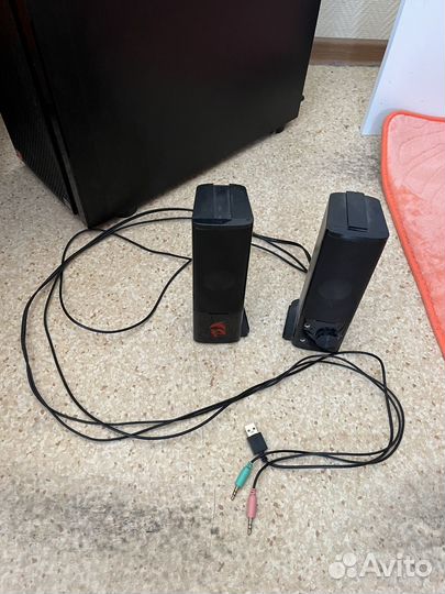 Монитор, компьютер, клавиатура, мышь, колонки