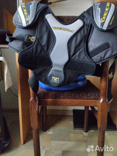 Нагрудник хоккейный jr