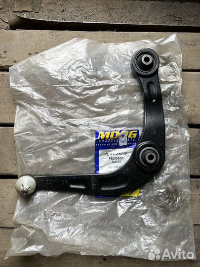 Рычаг нижний поперечный для Peugeot 206