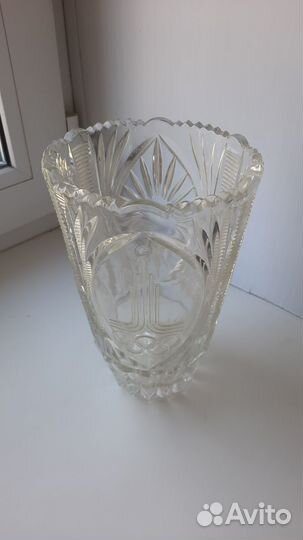 Ваза хрустальная с символикой олимпиады 80