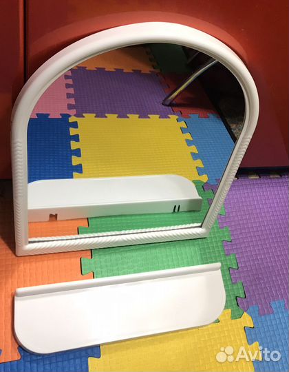 Набор зеркало и полка пластиковая