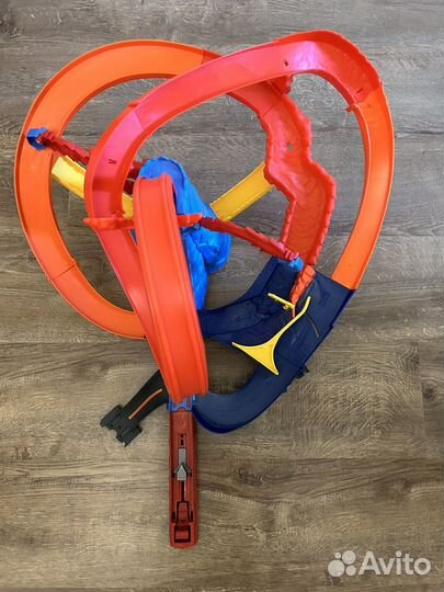 Гоночный трек hot wheels