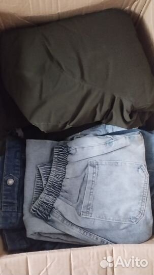 Ненужные вещи и 2 старые подушки