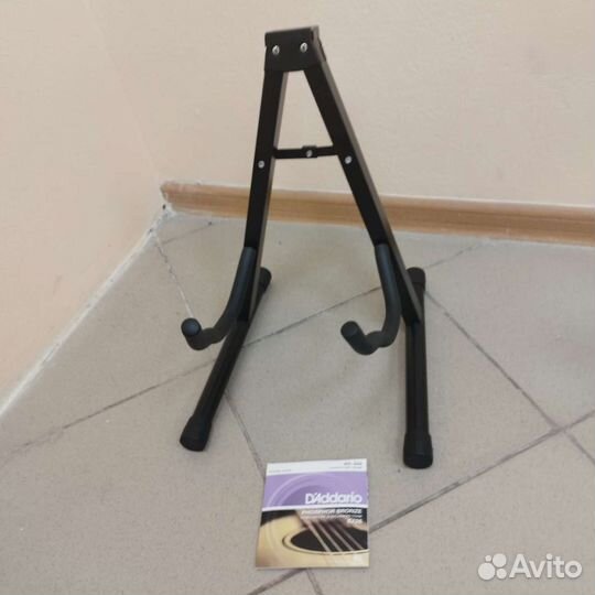 Подставка для гитары+комплект струн