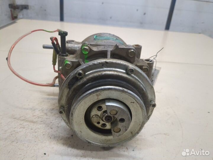 Компрессор кондиционера Mitsubishi Pajero, 1992