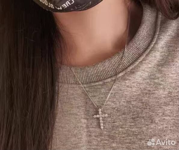 Кулон крест с бриллиантом серебро муассанит