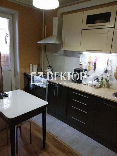 2-к. квартира, 60 м², 2/10 эт.