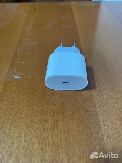 Зарядное устройство Apple iPhone 20w из комплекта