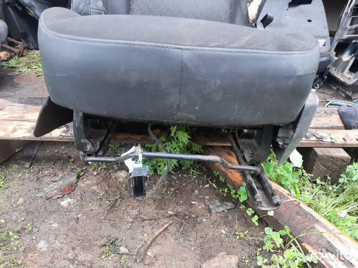 Сиденье переднее левое Renault Kangoo K7mк750 2011