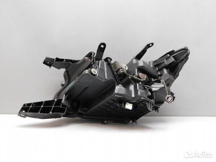 Фара правая Toyota Land Cruiser Prado