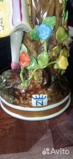 Антикварная статуэтка фарфор Capodimonte Италия