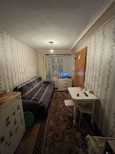 Комната 11 м² в 1-к., 1/2 эт.