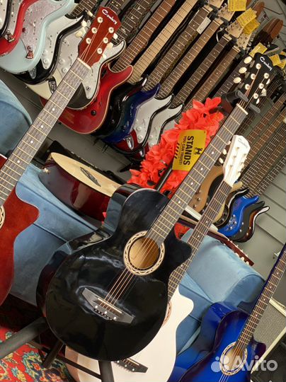 Акустическая гитара