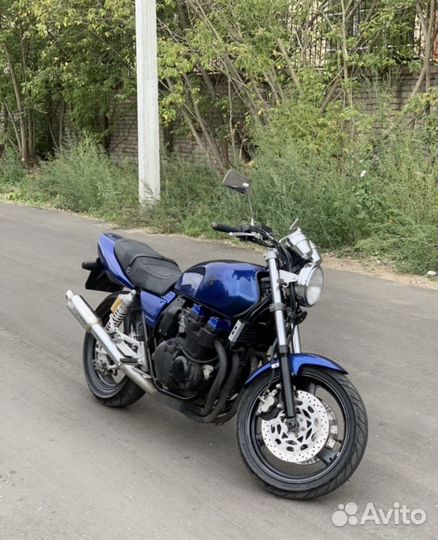 Yamaha XJR 400