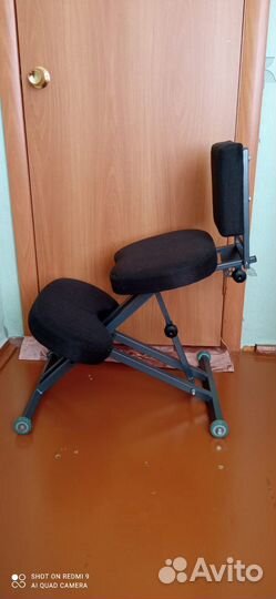 Коленный стул со спинкой 