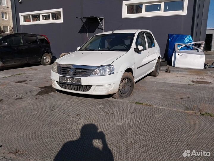 Renault Logan 1 (автомобиль в разборе)